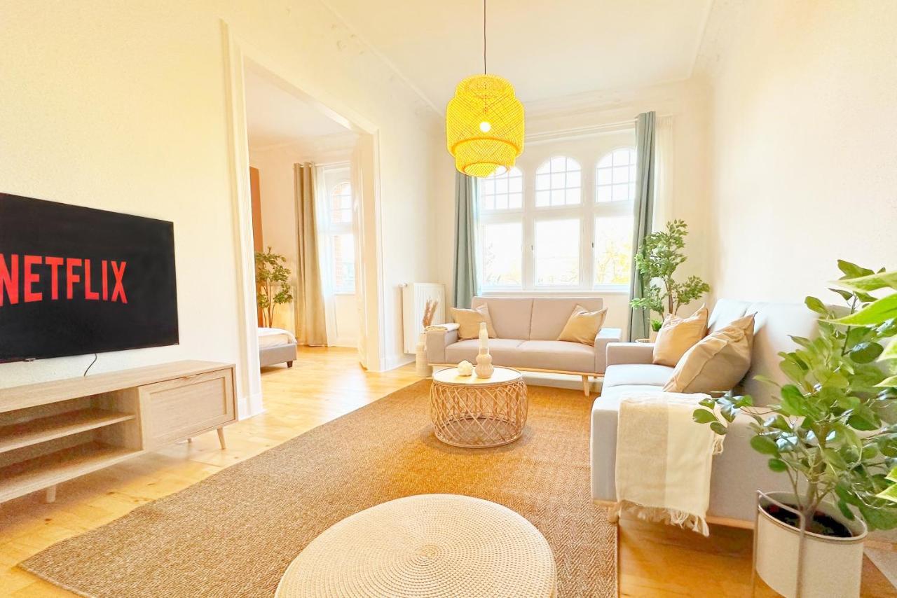 120Qm Denkmal Apartment In Krefeld Mit Stuck Und Balkon - Beuys Apartments - Krefeld Luaran gambar